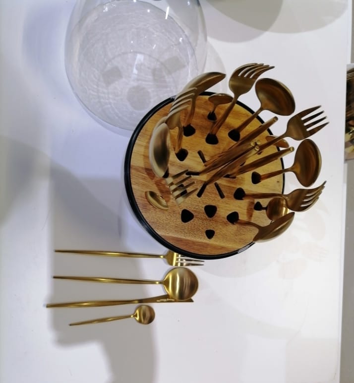 Egg Shaped 24pcs Cutlery Set (Gold/Silver)