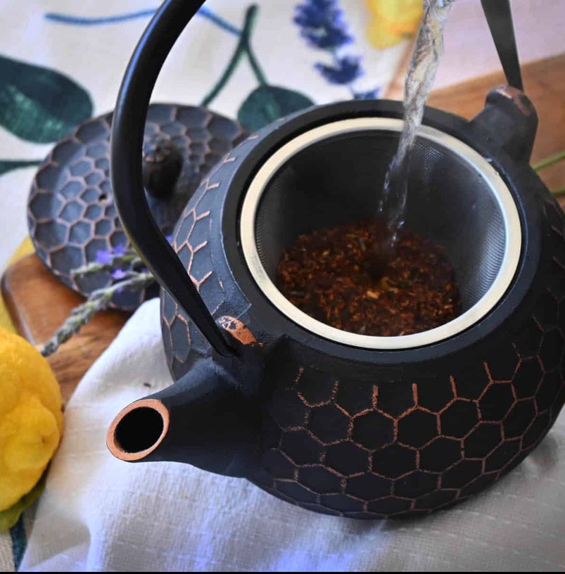Cast Iron Teapot – Black and Gold (1200ml) - Image 3