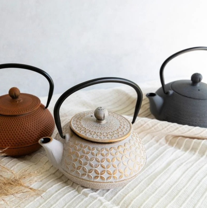 Cast Iron Tea Pots (800ml)